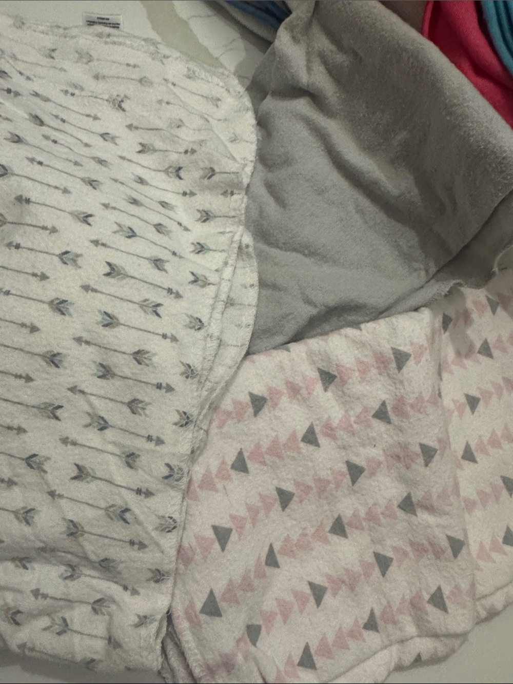 Plush Arrow & Triangle Pattern Baby Blanket - Gray and Pink